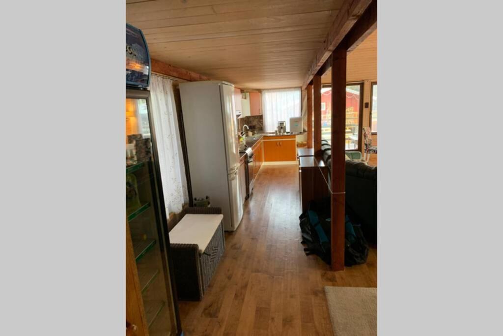 布拉迪斯拉发 Houseboat - Beacon Of Happiness酒店 外观 照片